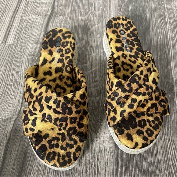 Olivia Miller River Flatform Wedge Chunky Leopard Animal Print Slide Sandals - Picture 3 of 10